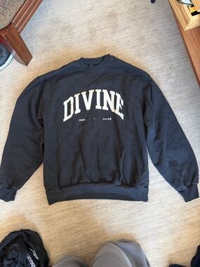 DIVINE Graphic Crewneck Sweatshirt - Black